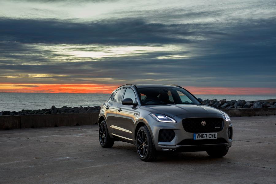  Jaguar E-Pace R-Dynamic P300 AWD 2017 года  (UK) (фото 25 из 44)